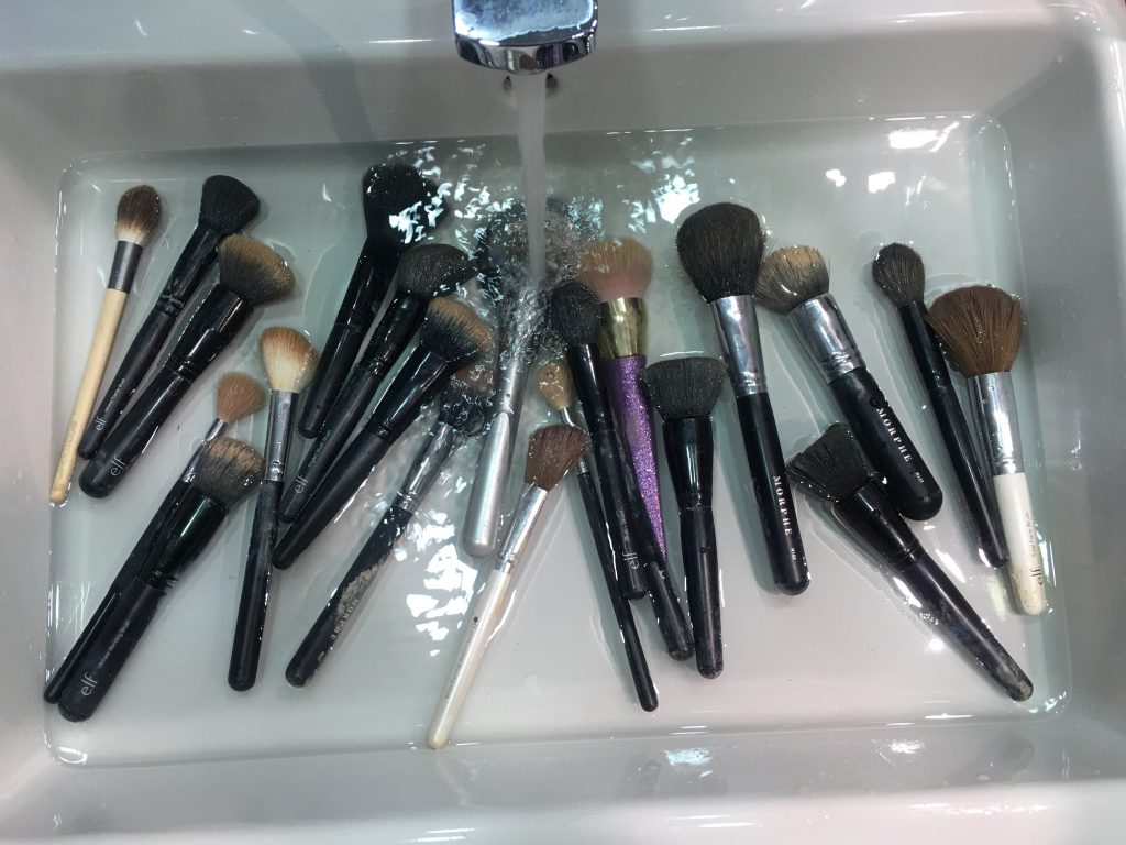 how to wash makeup brushes